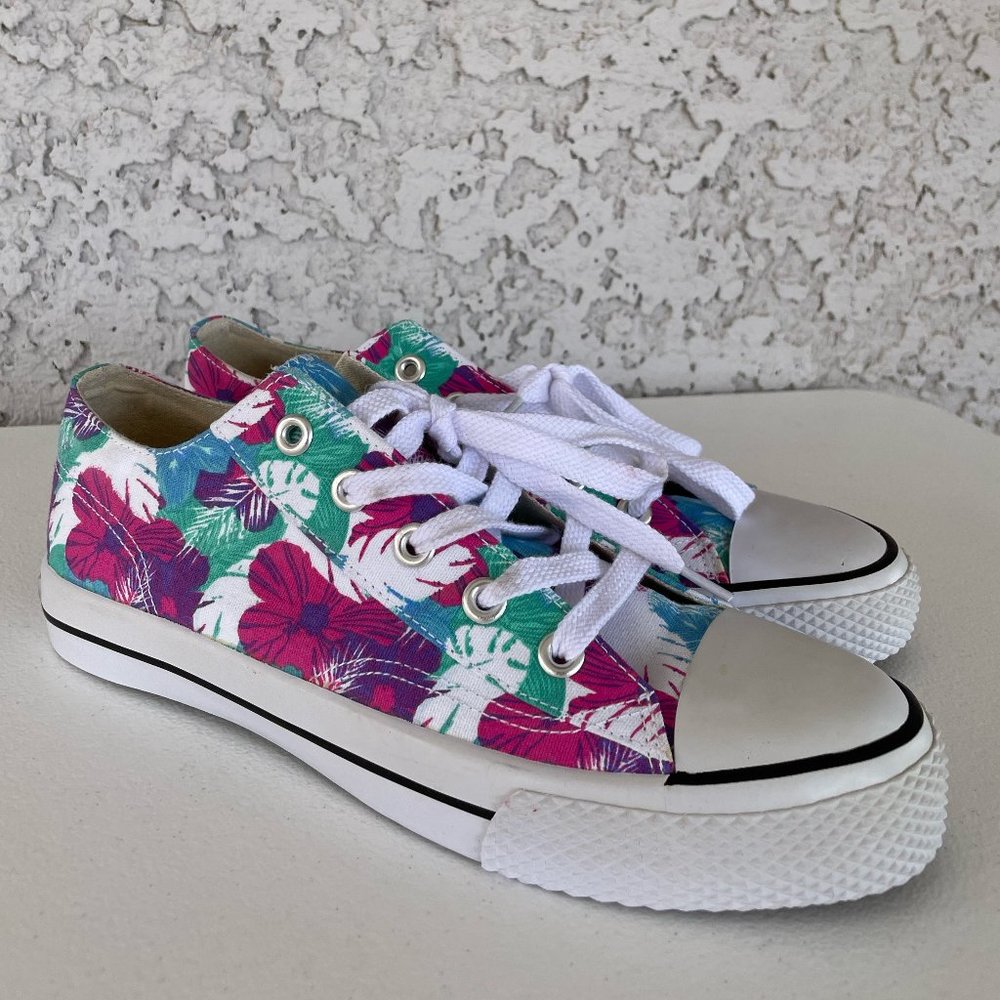 Airwalk Floral/Tropical Print Size 9.5 Sneakers Basically New condition